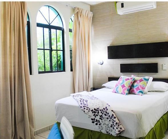 Villa Del Angel Hotel سان سلفادور المظهر الخارجي الصورة